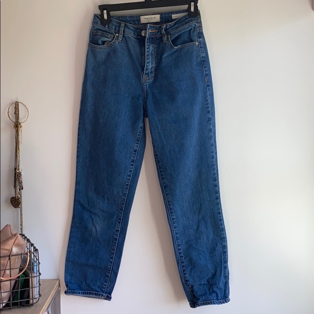 light wash mom jeans